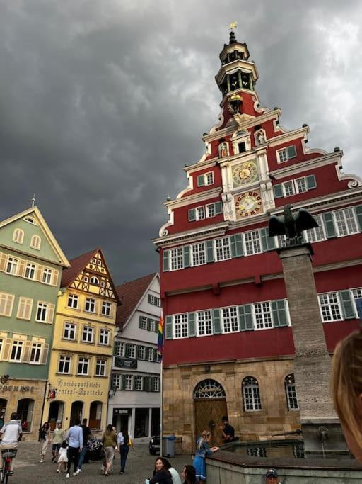 Nah Zur S-Bahn Und Altstadt Esslingen am Neckar Dış mekan fotoğraf